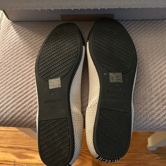 Rothy’s Tuxedo Flat- US 7 1/2. - Picture 5 of 7